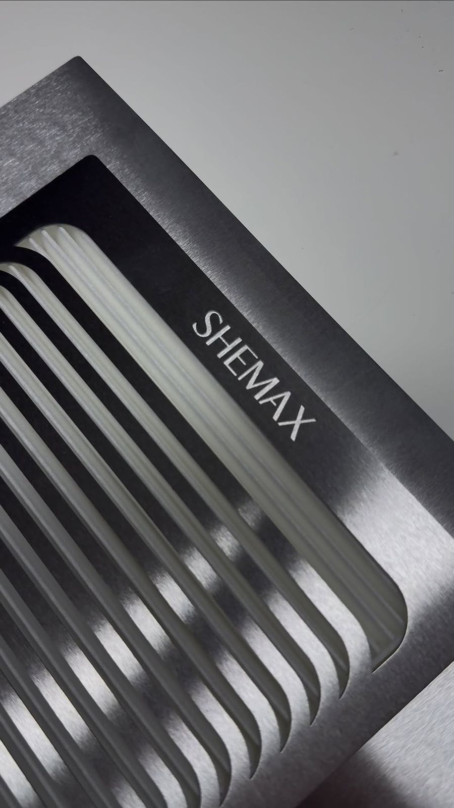 De nieuwe SHEMAX-stofafzuiger in de studio